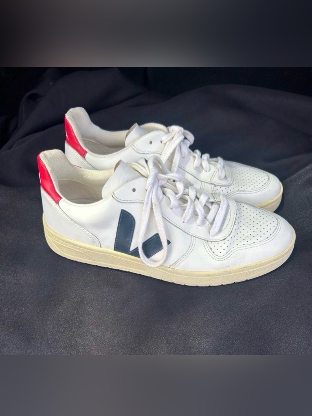 Veja V-10 sneakers women’s size 9 white red blue